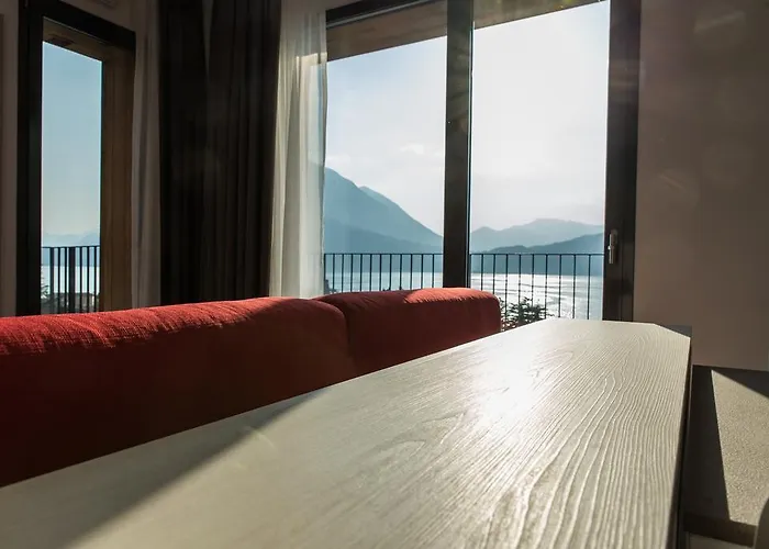 Residenza Luigina Апартаменты Варенна