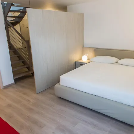 Residenza Luigina Διαμέρισμα Βαρένα